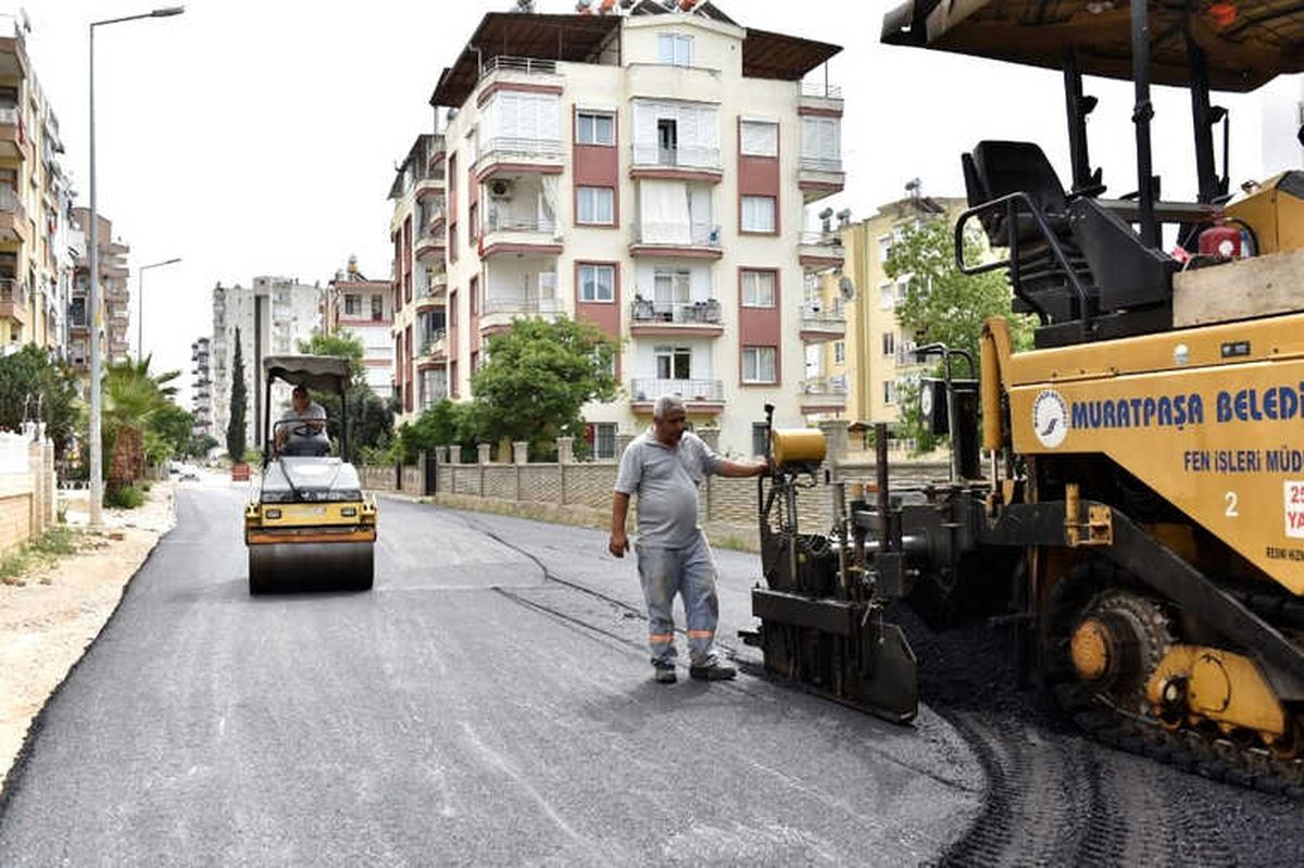 Muratpaşa Belediyesinden Yenigün\'de Asfalt Çalışmaları