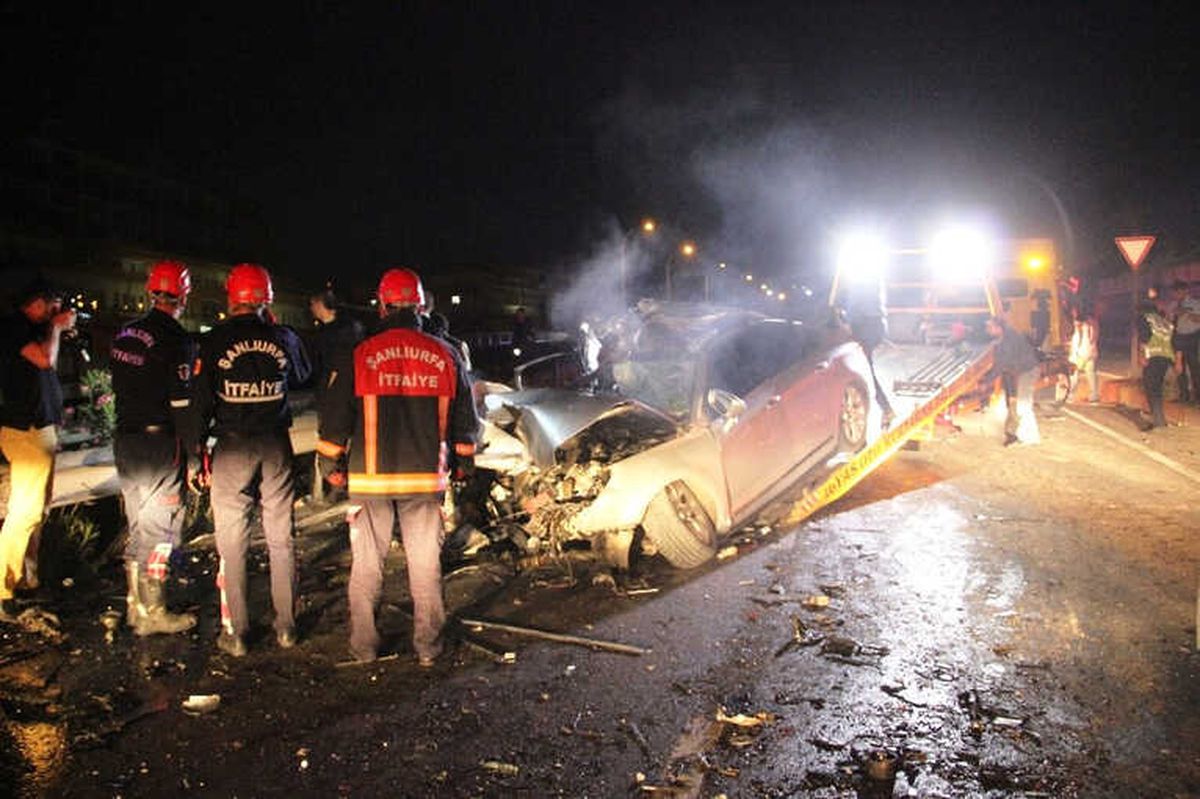 Otomobil Buğday Yüklü Tıra Arkadan Çarptı: 1 Ağır Yaralı