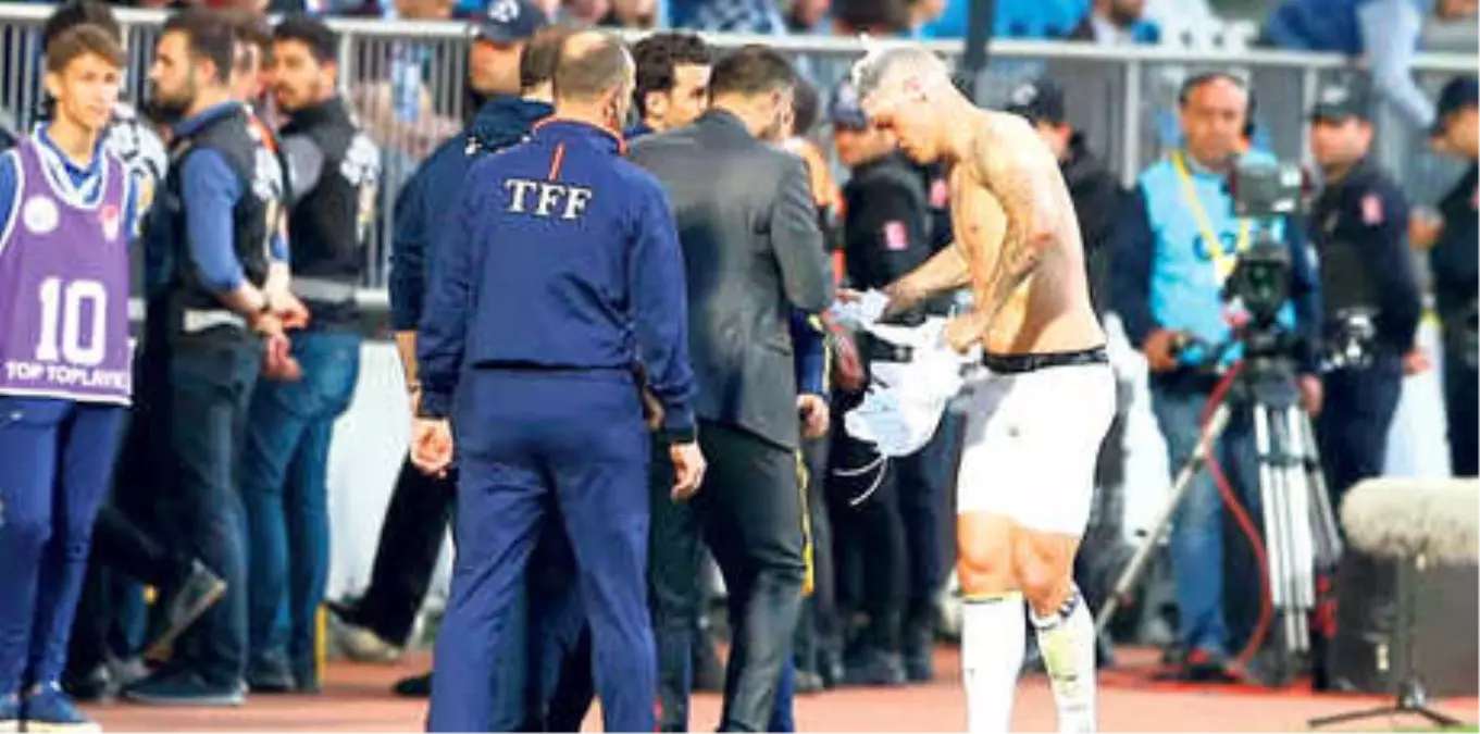 Şenol Güneş\'e Dikişli Mesaj!