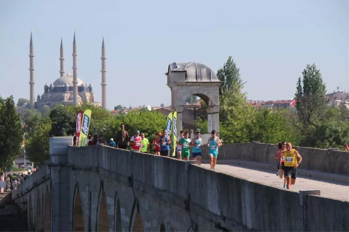 Sınırlı Dostluk\' Maratonu!