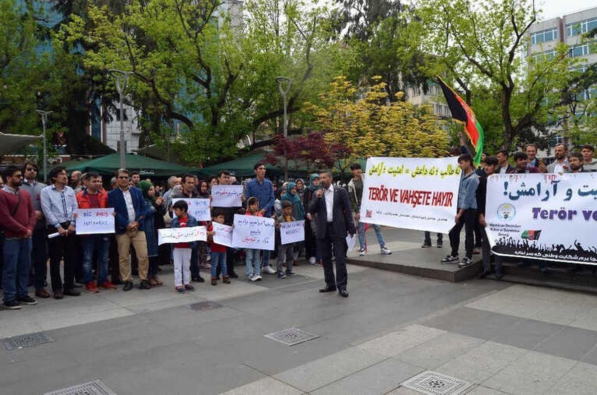Trabzon\'da Bulunan Afganistan Hazaralarından "Savaşa ve Teröre Hayır" Açıklaması