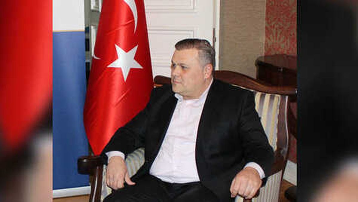 Türk Politikacılara Yasak Kararı Demokrasiye Aykırı