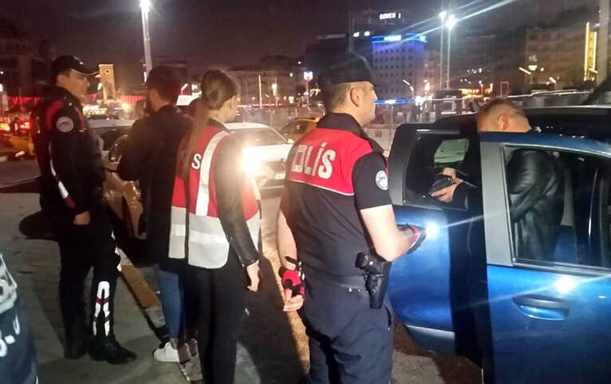 1 Mayıs Öncesi Taksim\'de Helikopter Destekli Uygulama