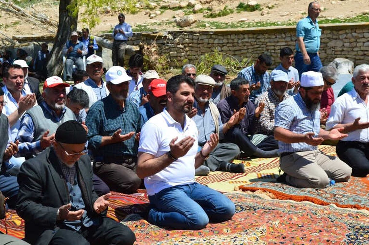 Başkan Yüzügüllü Yağmur Duasına Katıldı