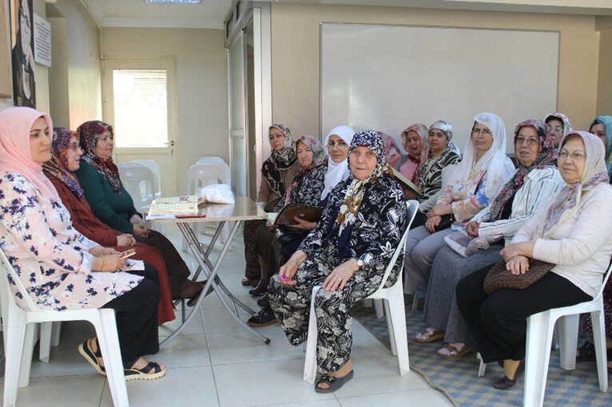 Berat Kandili, Özgecan Aslan Kadın Dayanışma Evi\'nde Eda Edildi