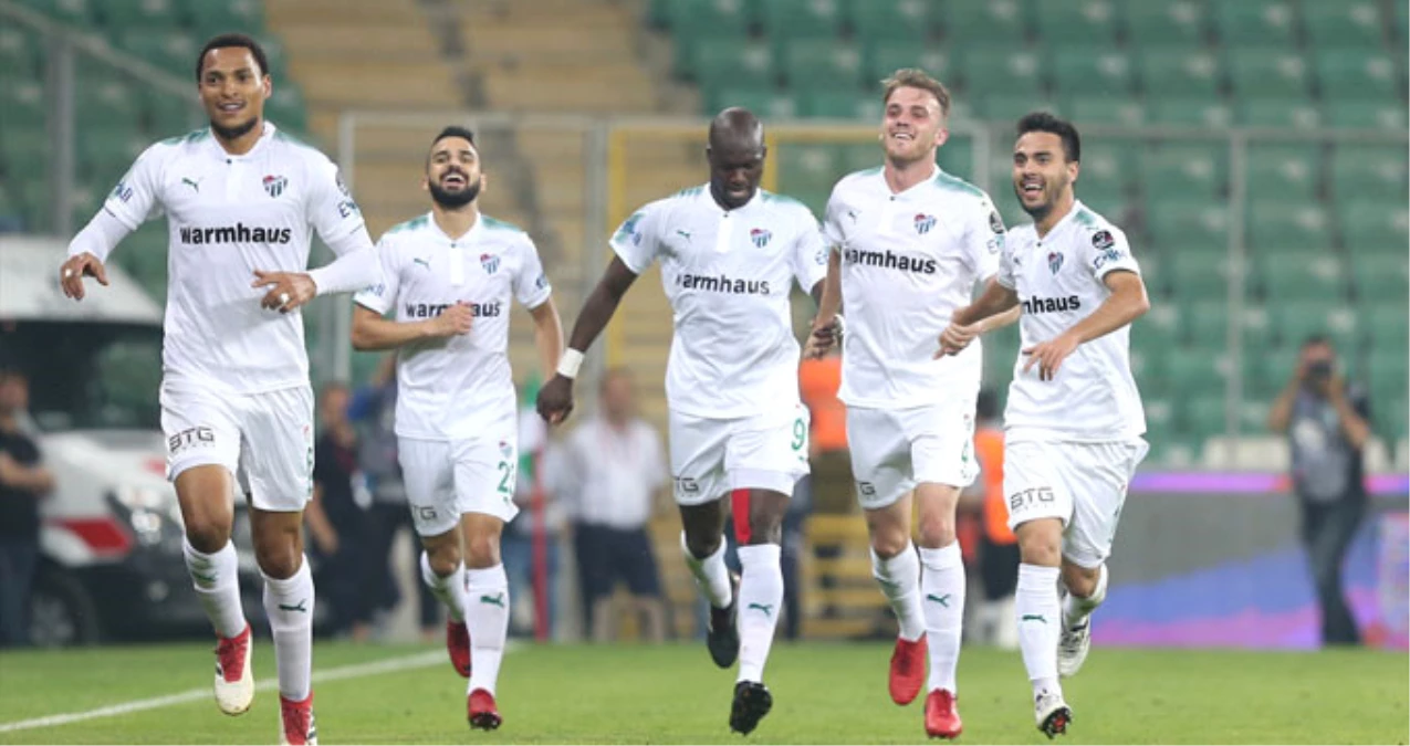 Bursaspor, Konuk Ettiği Atiker Konyaspor\'u 2-1 Yendi