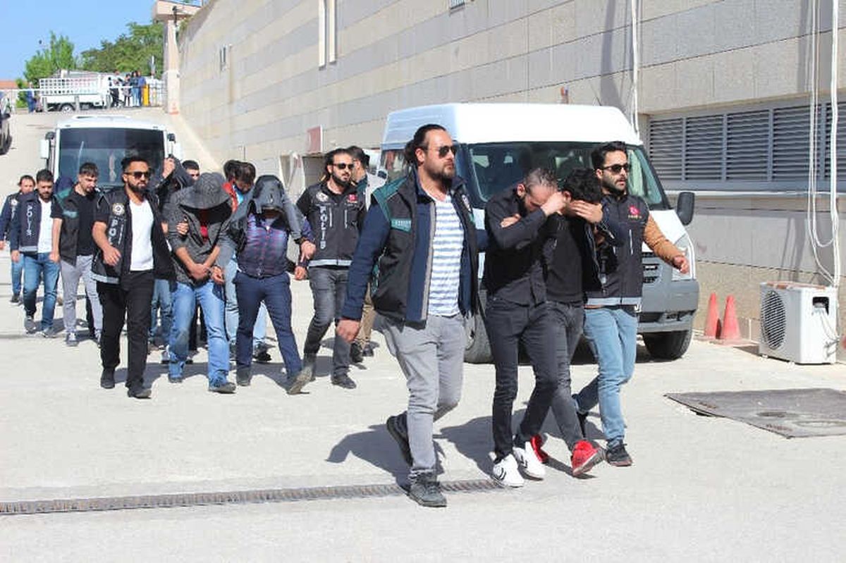 Elazığ\'da Uyuşturucu Operasyonu: 14 Şüpheli Adliyede