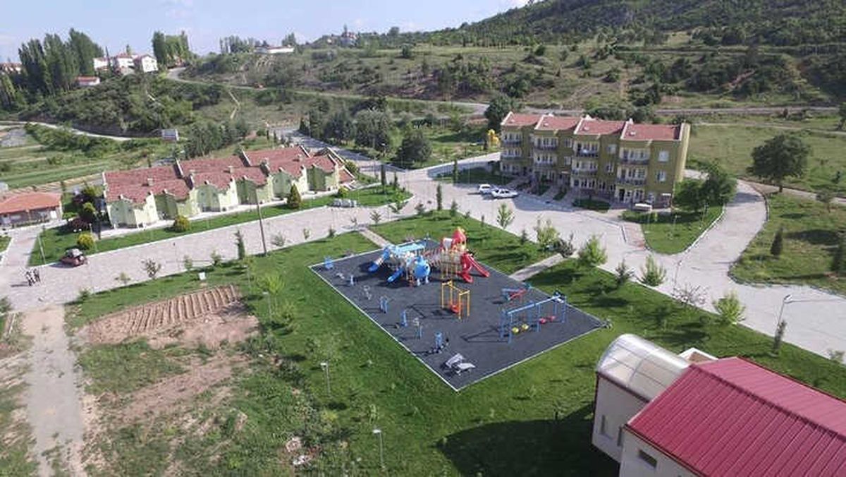 Esire Termal Turizm Merkezi Şifa Arayanların ve Piknikçilerin Akınına Uğruyor