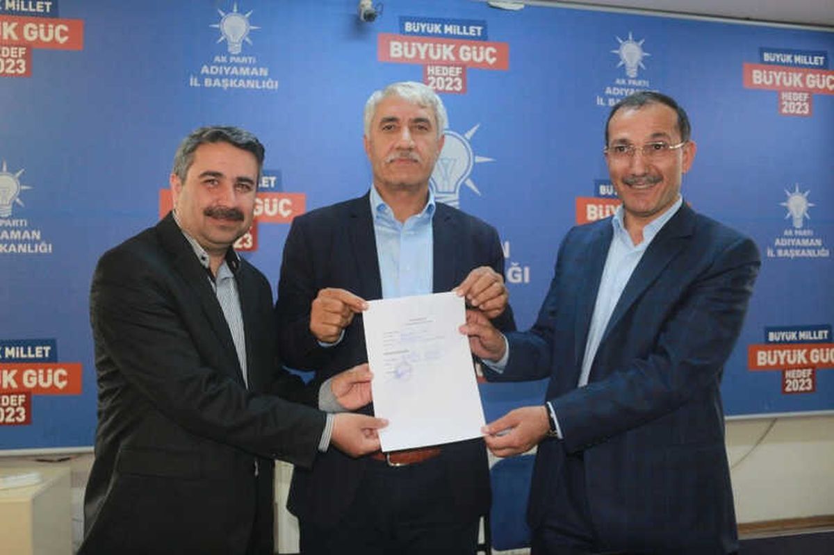 Gaffari İzci AK Parti\'ye Aday Adaylığı Başvurusu Yaptı