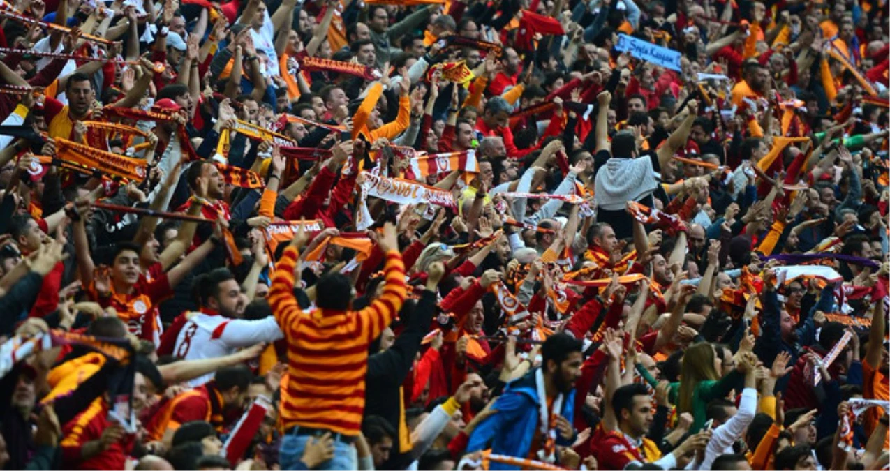 Galatasaray - Beşiktaş Derbisinde Sezonun Seyirci Rekoru Kırıldı