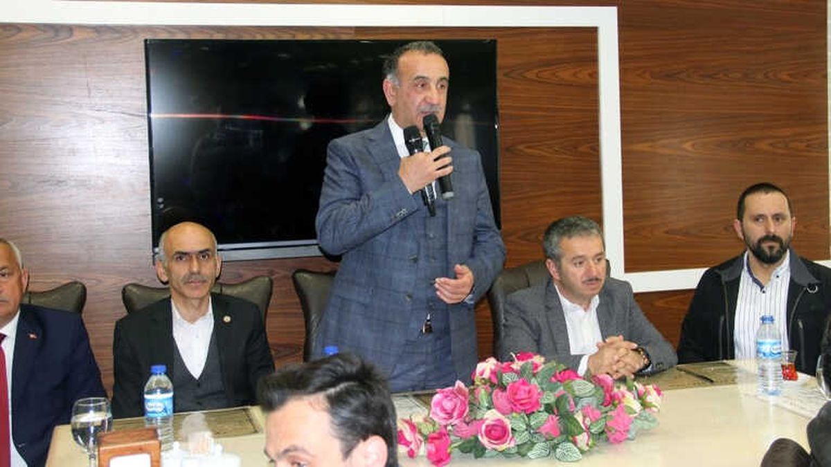 Gürel, Geniş Katılımlı Toplantıyla Aday Adaylığını Açıkladı