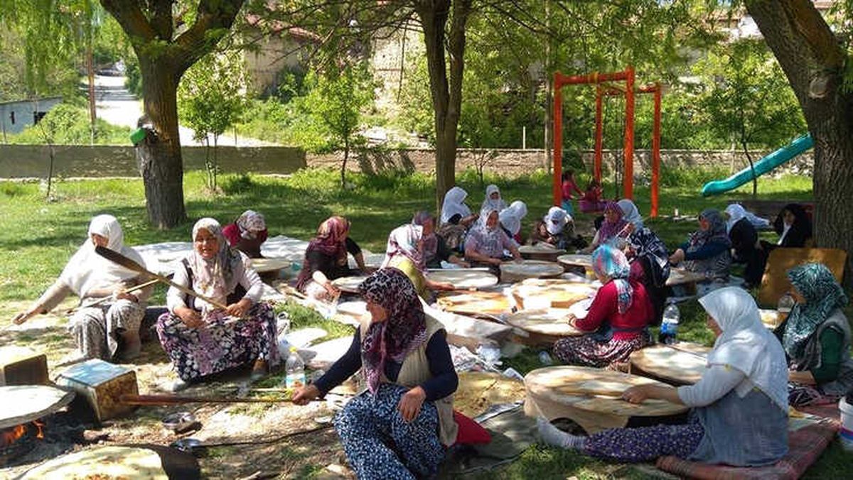 Köylü Kadınlardan Gözleme Hayrı ve Yağmur Duası