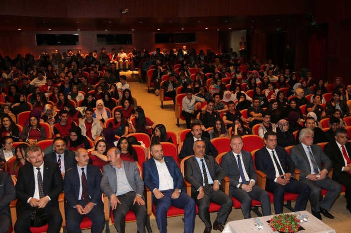 Liselerarası Bilgi Yarışmasının Finali Yapıldı