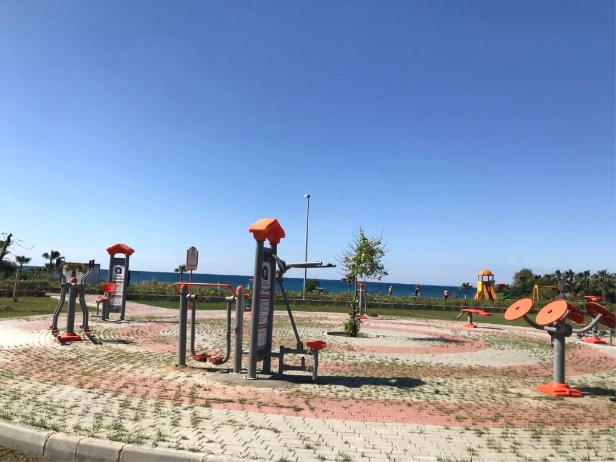 Manavgat-Çolaklı Sahilinde Oyun Parkı ve Spor Aletleri Yenilendi