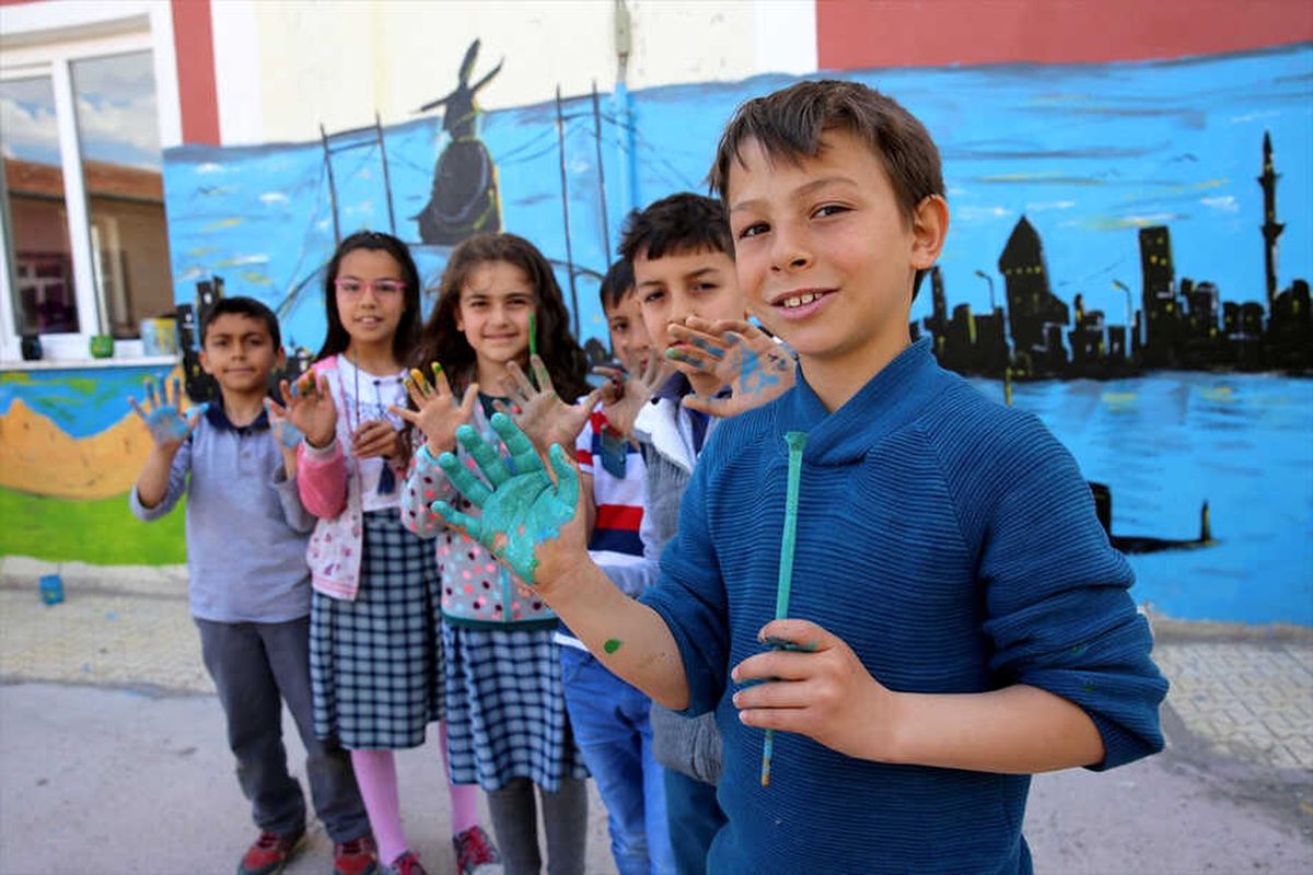 Öğretmeninin Hayalini Öğrencileriyle Gerçekleştiriyor