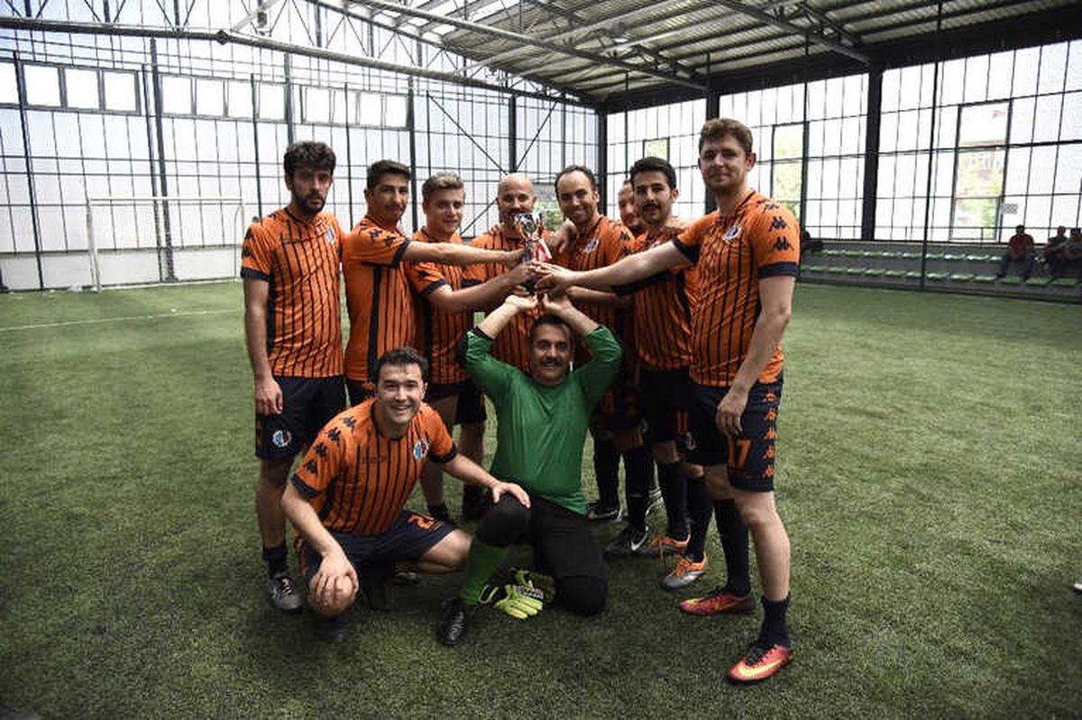 Personel Halı Saha Futbol Turnuvası\'nda Gülen Taraf Havacılık Takımı Oldu