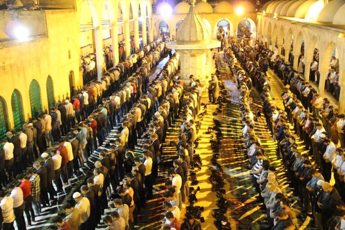 Peygamberler Şehri Şanlıurfa\'da Berat Kandili Coşkusu