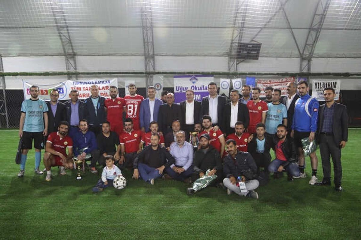 Silopi\'de Eğitim Bir-Sen\'in Futbol Turnuvası Sona Erdi