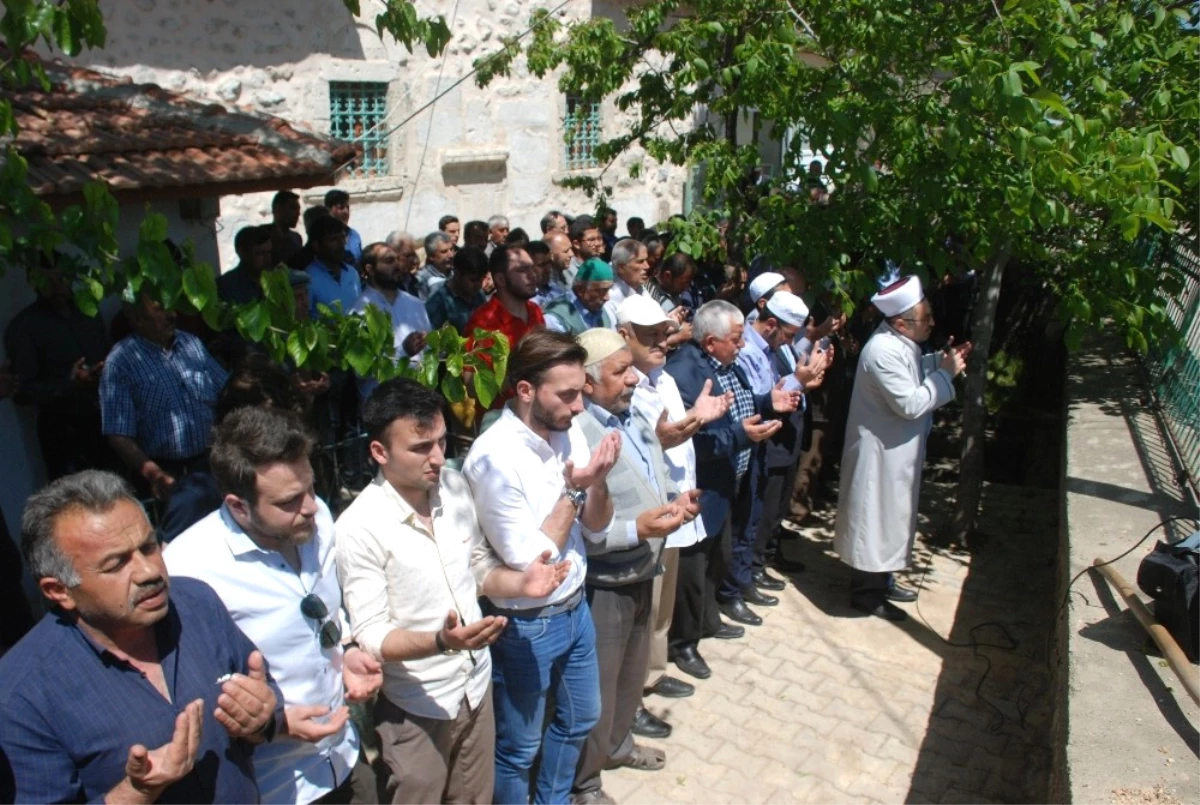 Tokat\'ta Köylüler Yağmur Duasına Çıktı