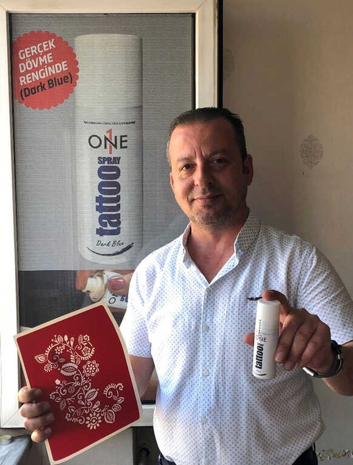 Türk Girişimcinin Keşfettiği Sprey Kına Avrupa\'ya İhraç Edilmeye Başlandı
