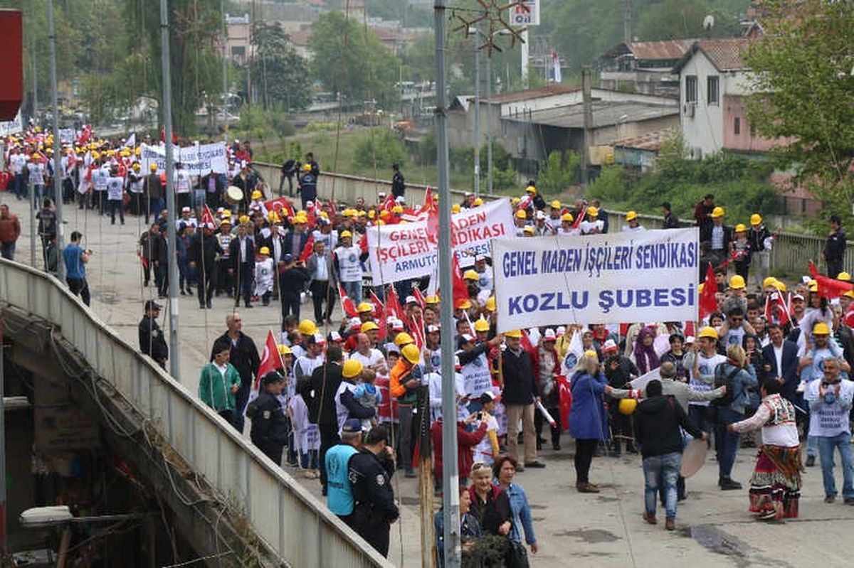 1 Mayıs Kutlamalarında Haluk Levent Coşkusu