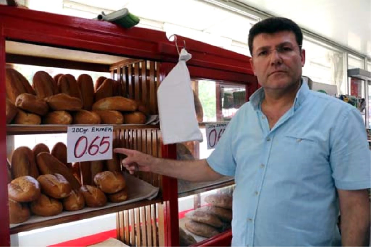 1 TL\'lik Ekmeği 75 Kuruşa Sattığı İçin Ceza Almıştı Şimdi 65 Kuruşa Satıyor