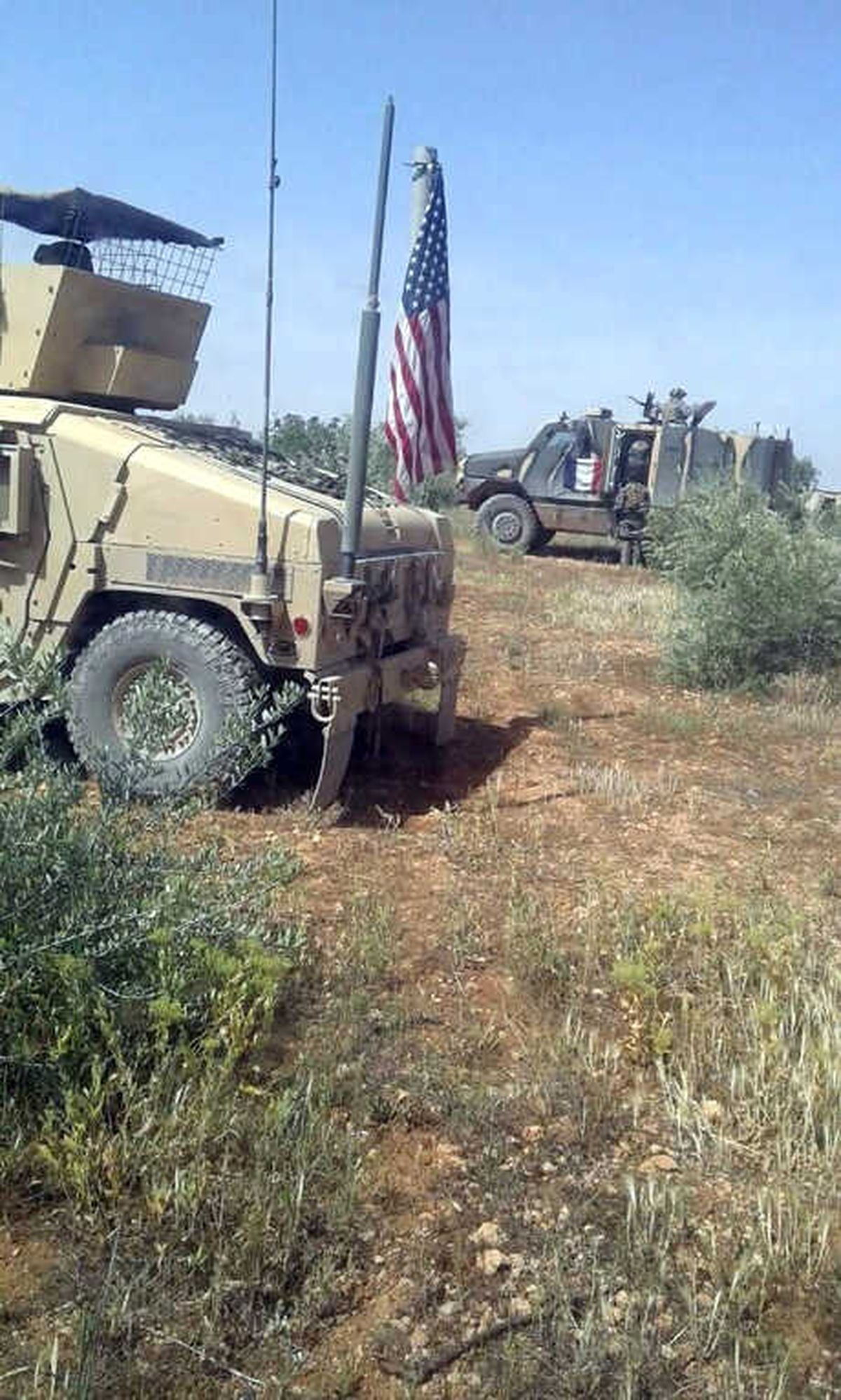 ABD ve Fransa Askeri Konvoyu Menbiç\'e Girdi