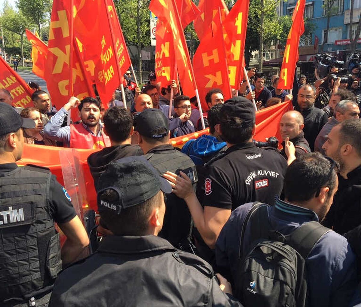 Beşiktaş\'ta Polis, Gruba İkinci Kez Müdahale Etti