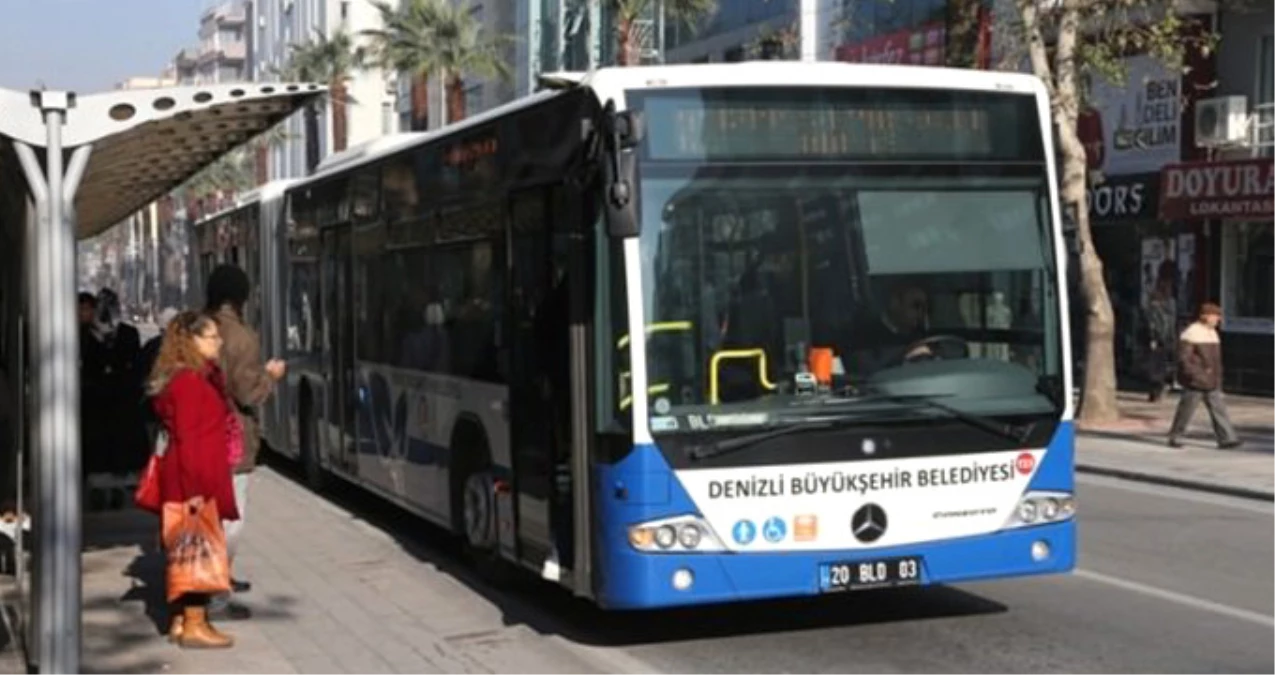 Denizli\'deki Belediye Otobüsü Kırmızı Işıkta Beklemiyor