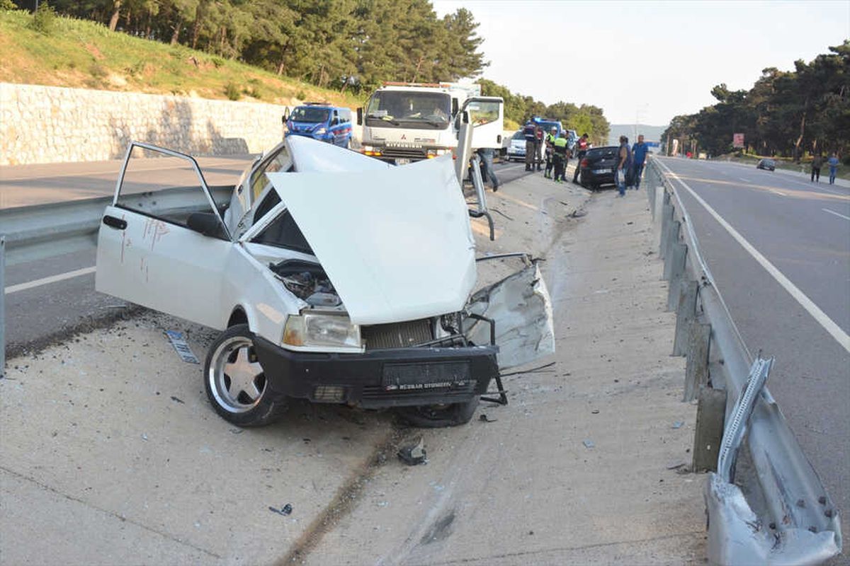 Çanakkale\'de Trafik Kazası: 7 Yaralı