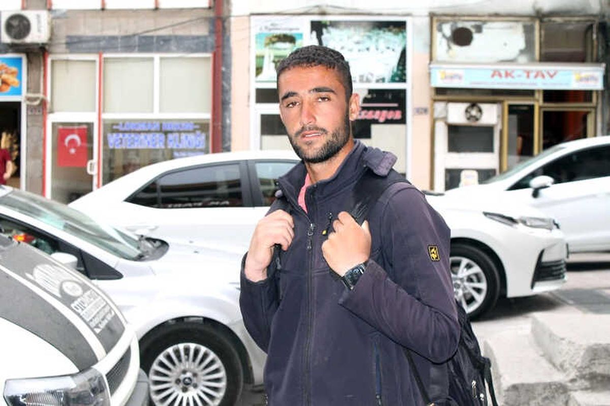 Cumhurbaşkanını Görmek İçin Yürüyen Genç Akdağmadeni\'ne Ulaştı