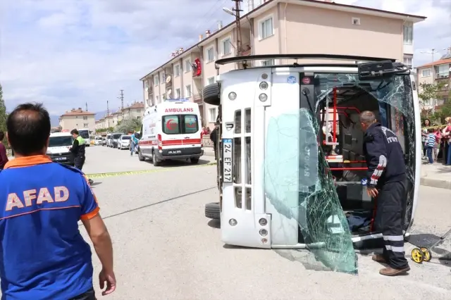 Erzincan'da Trafik Kazası: 10 Yaralı - Son Dakika