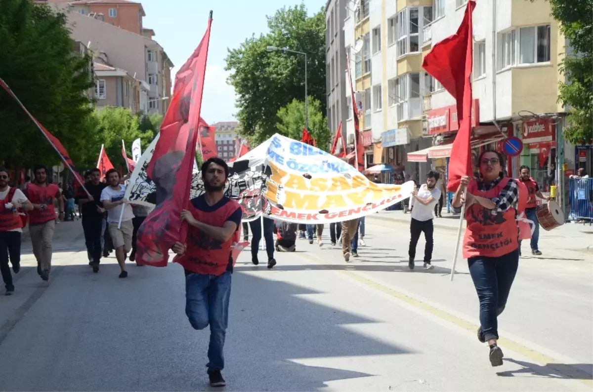 Eskişehir\'de 1 Mayıs Coşkuyla Kutlandı