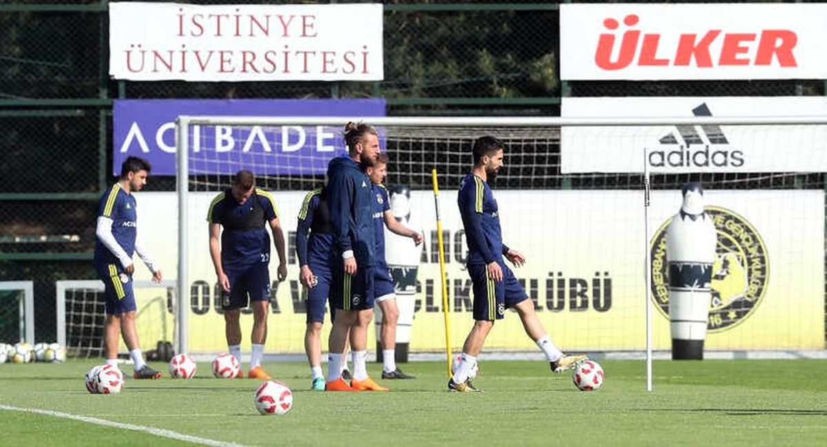 Fenerbahçe\'de Beşiktaş Maçı Hazırlıkları Sürüyor