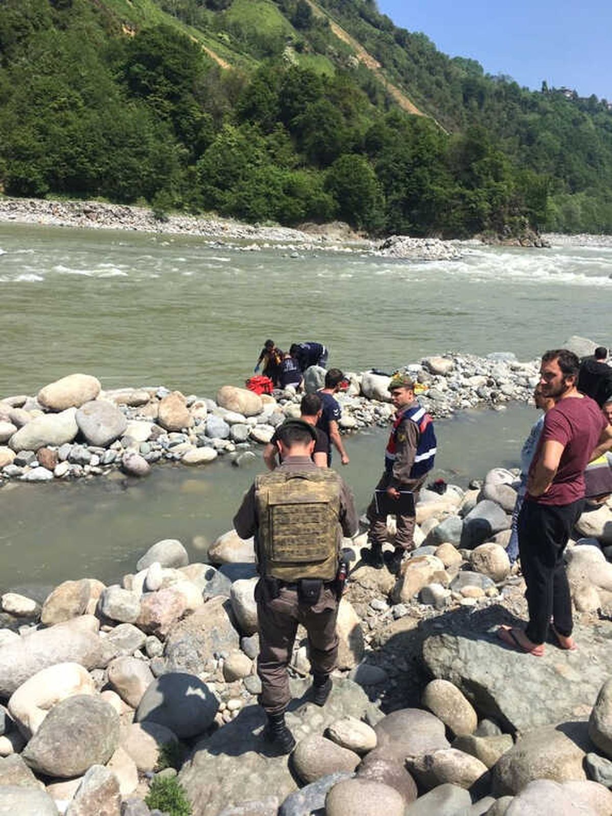 Fırtına Deresinde Rafting Botu Devrildi: Arap Turist Hayatını Kaybetti