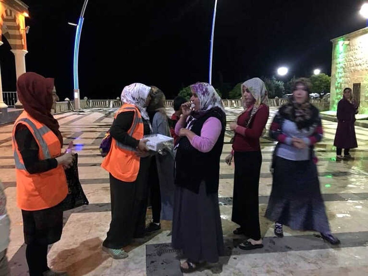 Kilis Belediyesi Lokum Dağıttı
