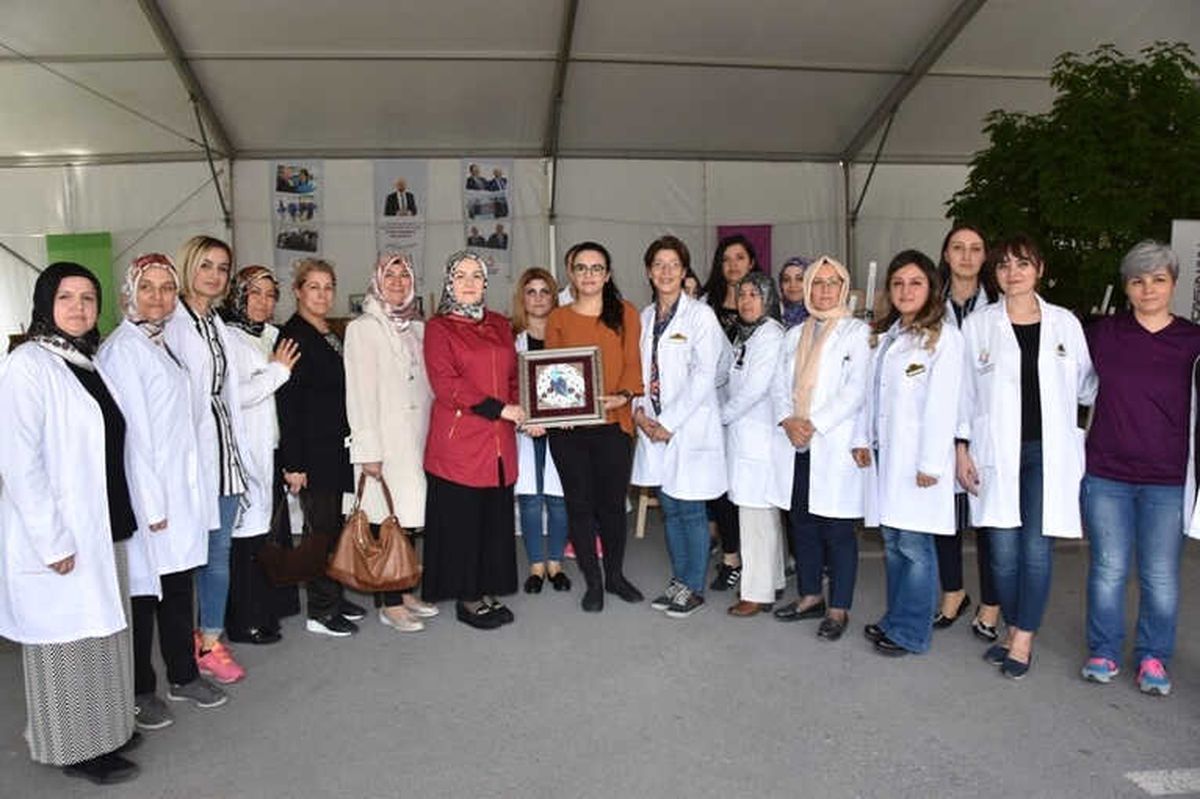 Kocasinan Akademi\'nin Yıl Sonu Sergisine Büyük İlgi