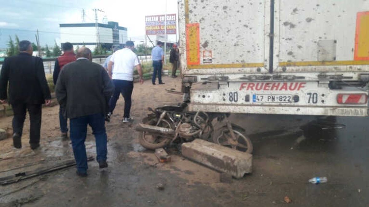 Kontrolden Çıkan Otomobil Motosikletliyi Biçti: 1 Ölü