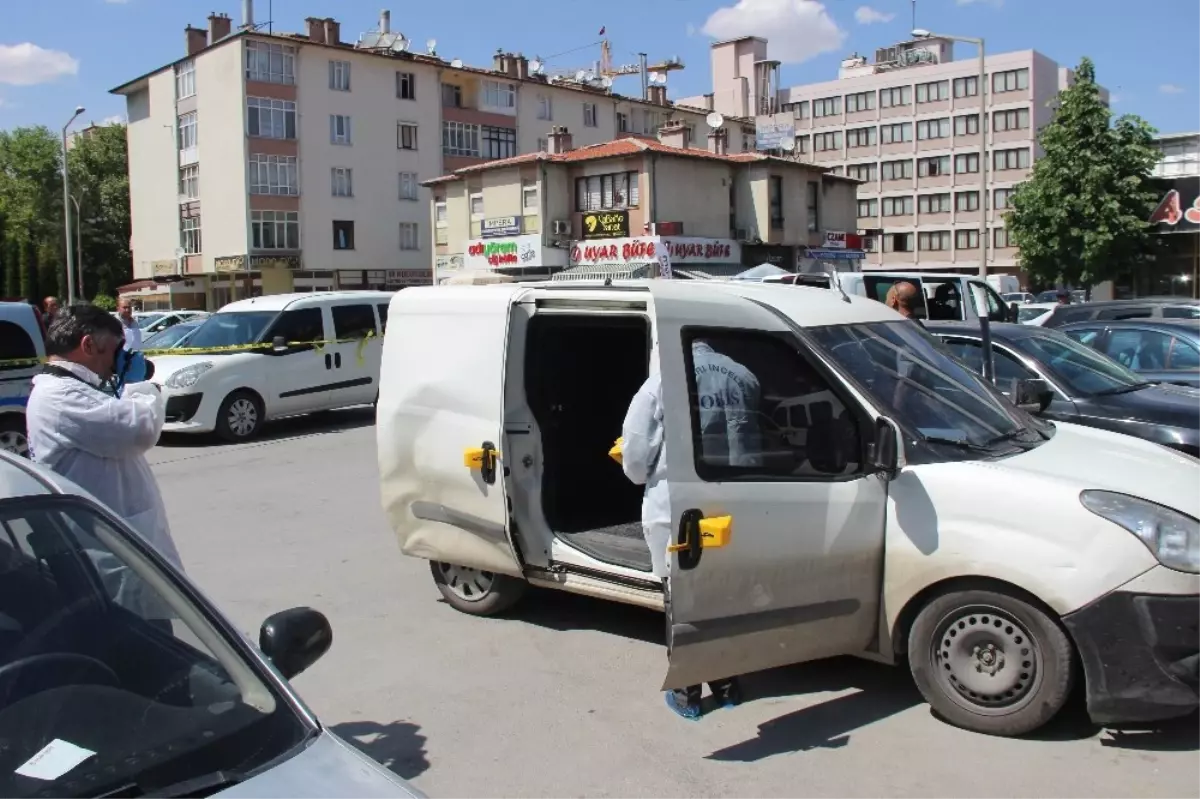 Kurye Aracındaki Şifreli Kasadan Bir Çuval Para Çalındı