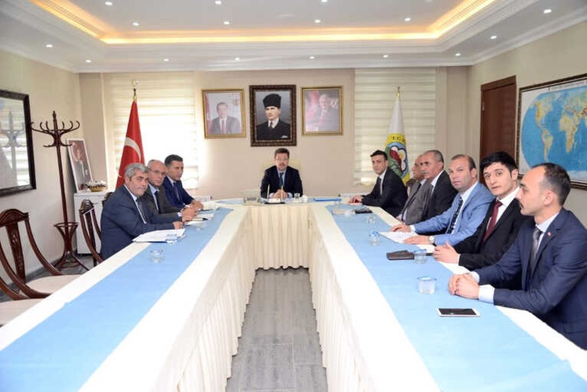 Okul İnşaatları Değerlendirme Toplantısı
