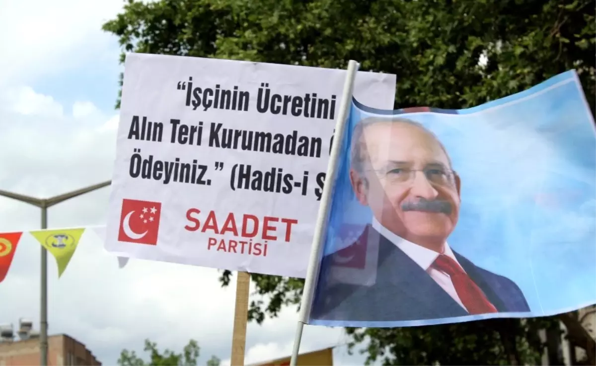 Saadet Partisi\'nin Dövizi 1 Mayıs Kutlamalarına Damga Vurdu