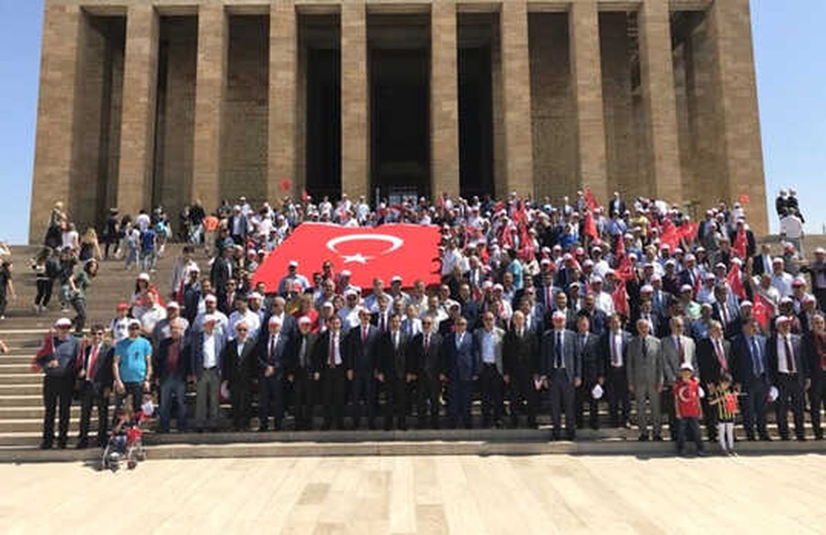 Türkiye Kamu-Sen Anıtkabir\'i Ziyaret Etti