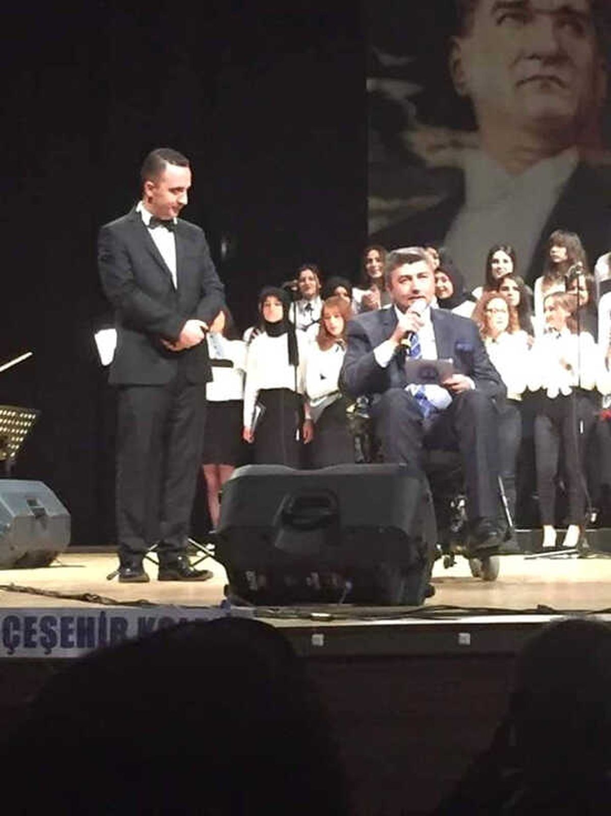 12 Yıl Hizmet Ettiği İlçe İçin Yazdığı Veda Şiiri Herkesi Ağlattı