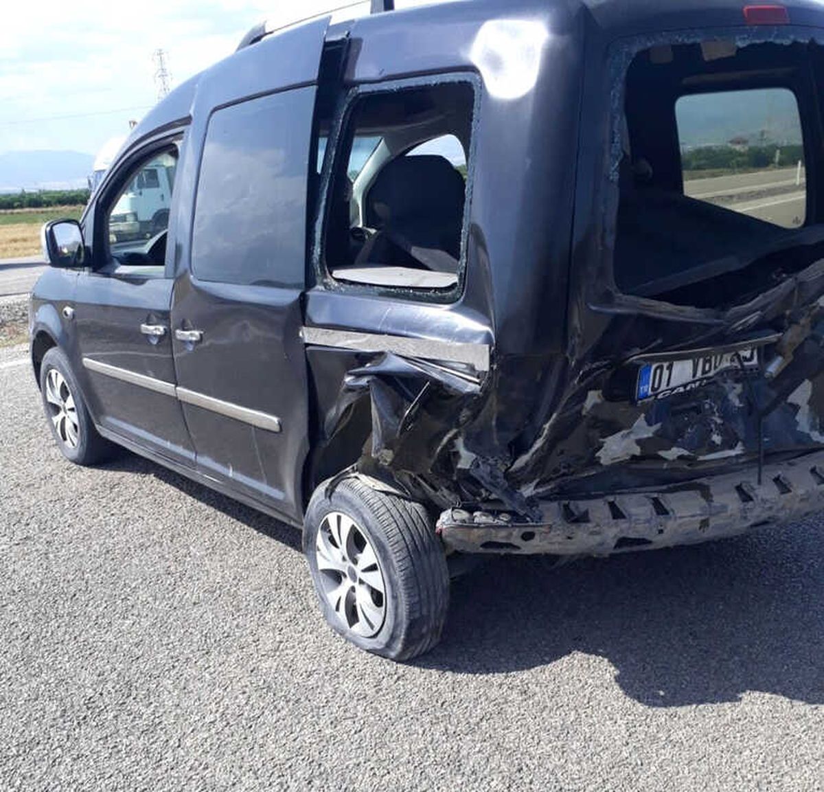 Adana\'da Trafik Kazası: 3\'ü Ağır 7 Yaralı