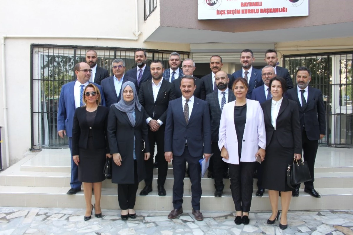AK Parti İzmir\'de Yeni Yönetim Göreve Başladı