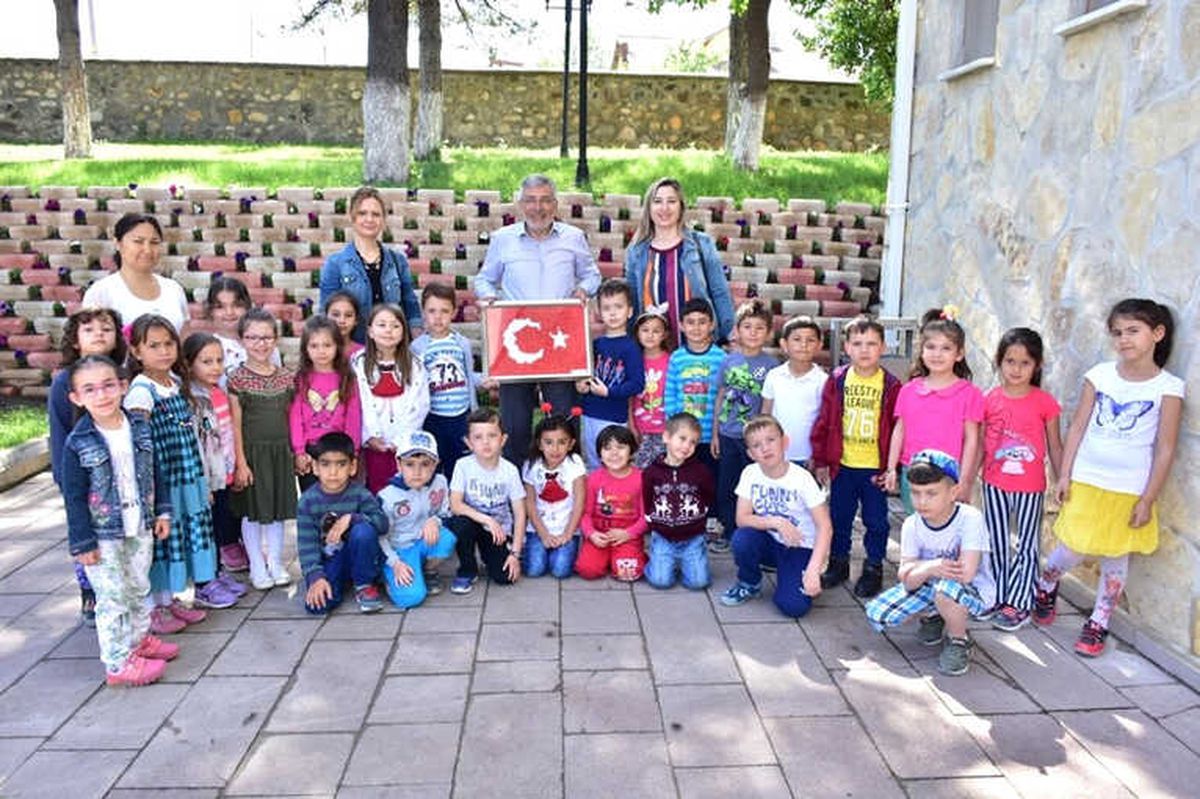 Anaokulu Öğrencilerinden Başkan Kadir Bozkurt\'a Ziyaret
