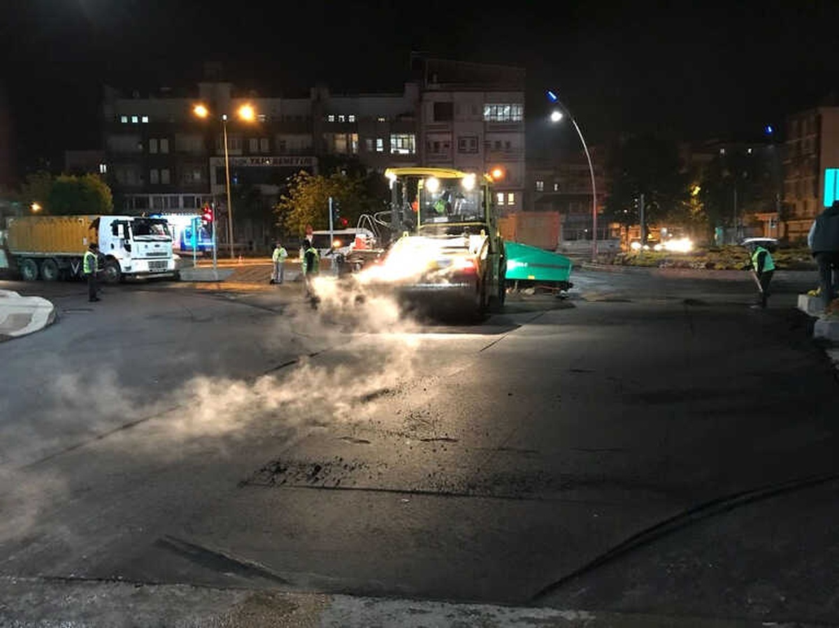 Asfaltlama Çalışmalarında Gece Mesaisi