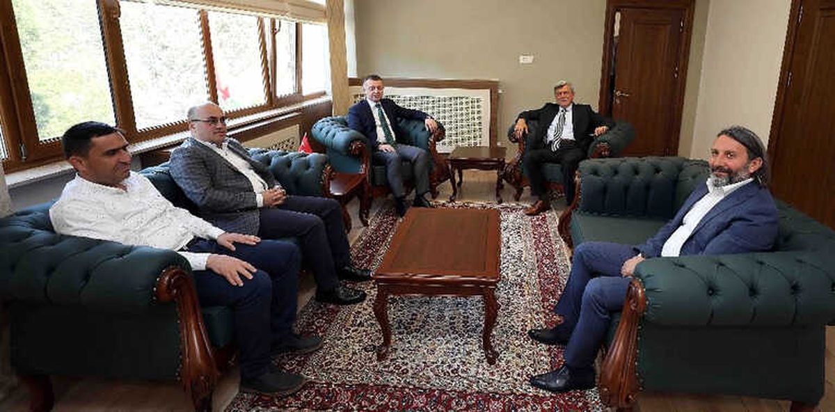 Başkan Karaosmanoğlu, "Güçlü Türkiye İçin Çalışıyoruz"