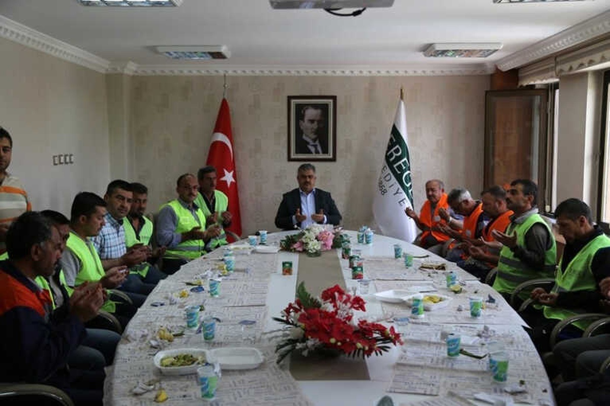 Başkan Özgüven, İşçi Bayramında Çalışanlarla Bir Araya Geldi