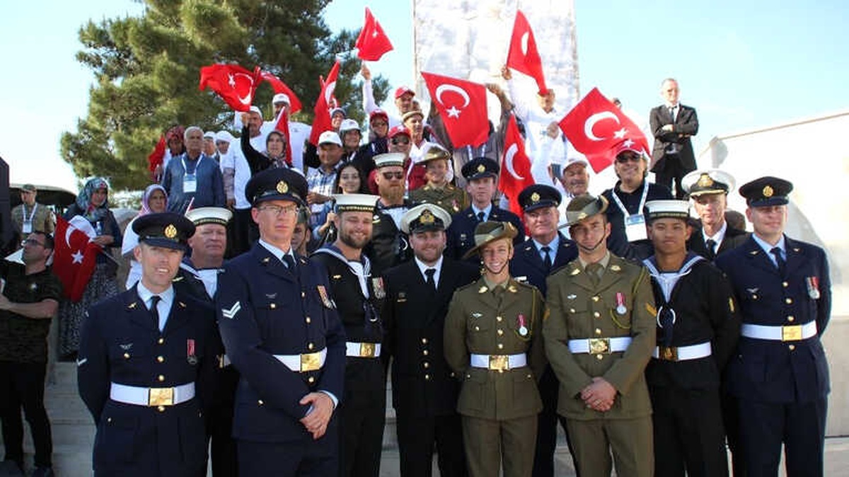 Çanakkale Şehidi Torunları ve Anzak Torunları Çanakkale\'de Buluştu